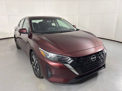 Used 2024 Nissan Sentra SV FWD image 2