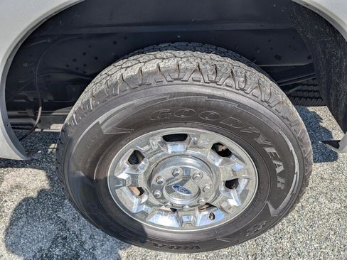 Used 2015 Ford F250 Lariat w/ Chrome Package image 10