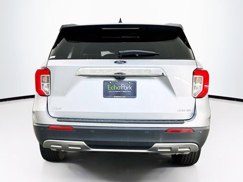 Used 2023 Ford Explorer XLT w/ Equipment Group 202A image 7