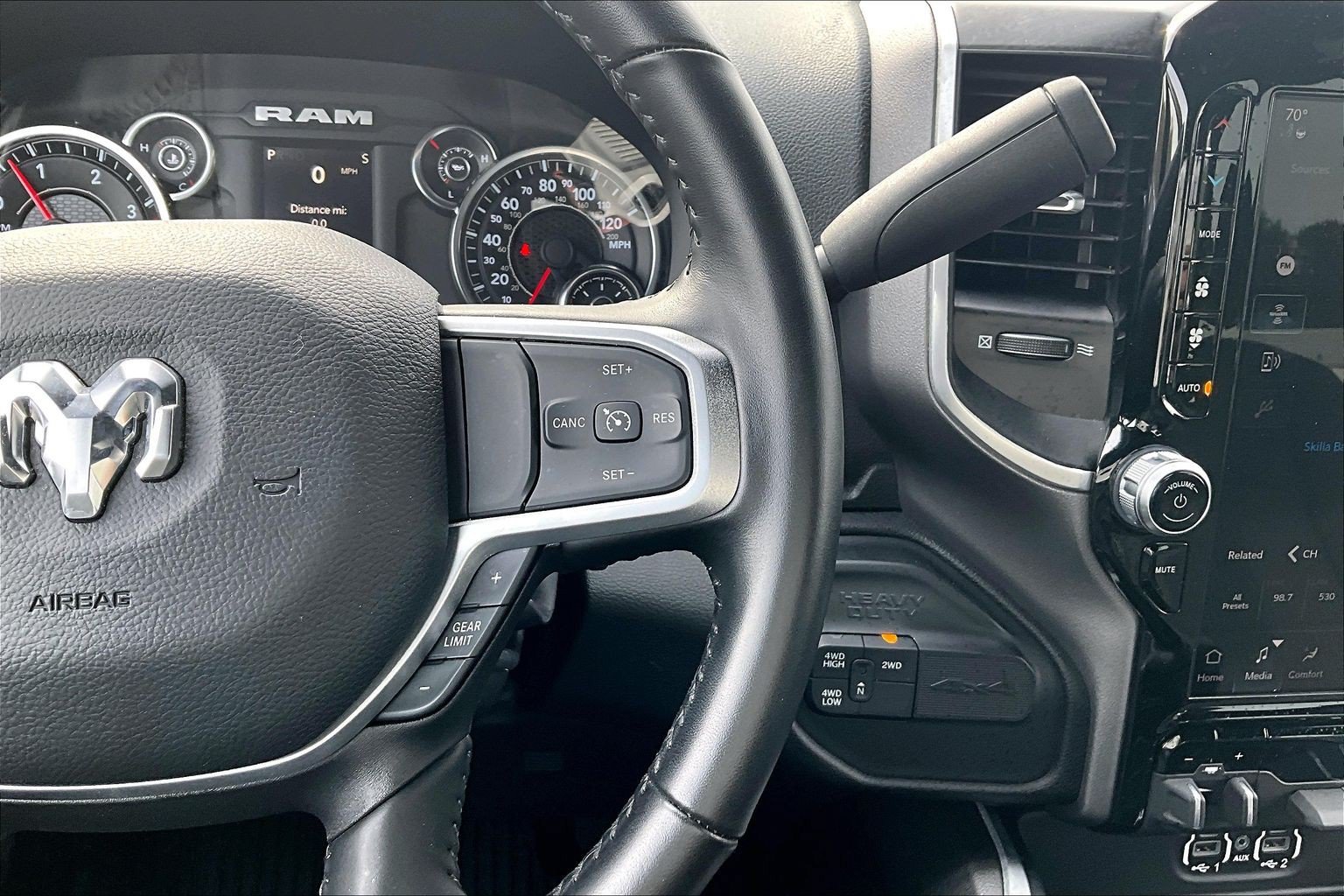 Used 2024 RAM 2500 Big Horn w/ Night Edition AWD/4WD image 17