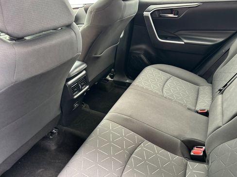 Used 2022 Toyota RAV4 XLE w/ XLE Grade Weather Package AWD/4WD image 12