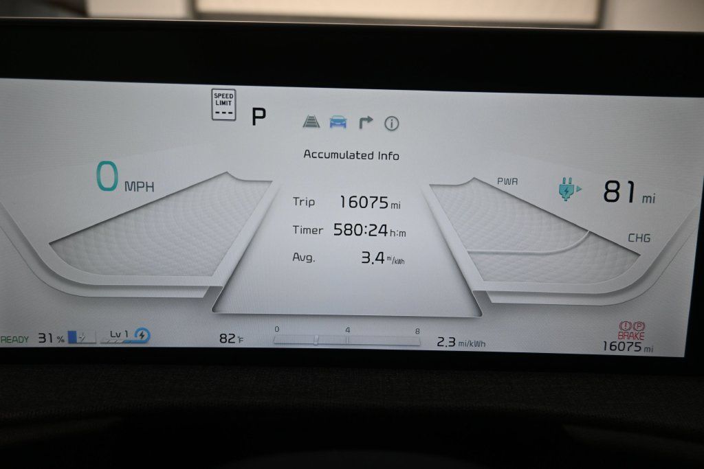 Used 2024 Kia EV6 Light AWD/4WD image 25