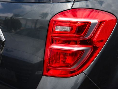 Used 2017 Chevrolet Equinox LS FWD image 7