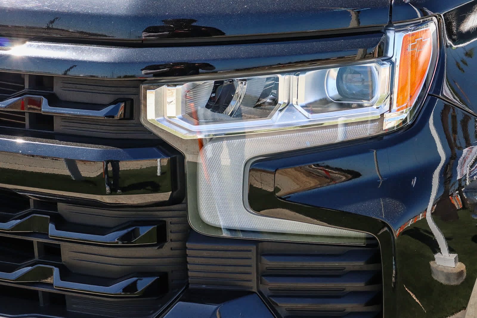 Used 2022 Chevrolet Silverado 1500 RST w/ LPO, Dark Essentials Package RWD image 2