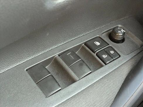 Used 2025 Toyota Corolla LE image 12