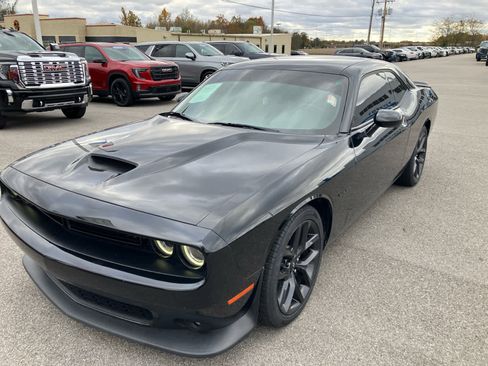 Used 2021 Dodge Challenger R/T w/ Blacktop Package image 3