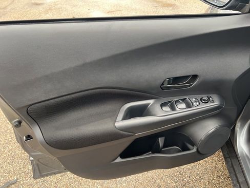 Used 2025 Nissan Kicks Play S image 7
