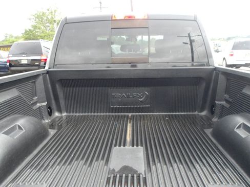 Used 2019 RAM 1500 Classic SLT RWD image 13