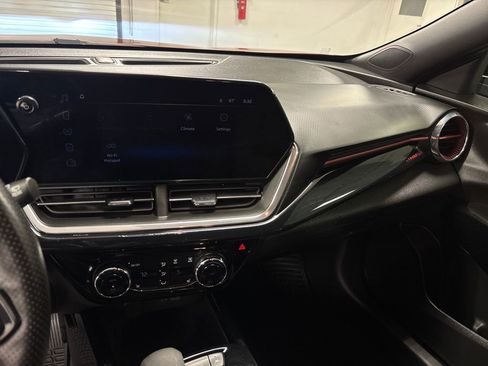 Used 2025 Chevrolet Trax RS w/ Driver Confidence Package image 31