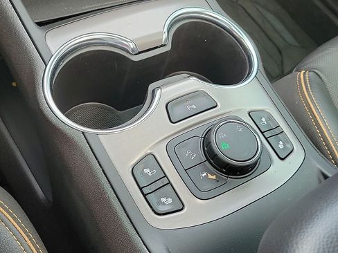 Used 2024 GMC Terrain AT4 w/ Infotainment Package II AWD/4WD image 18