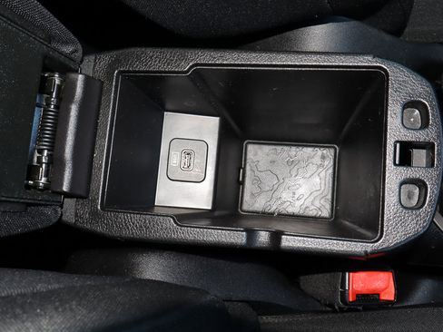 Used 2017 Jeep Renegade Latitude image 25