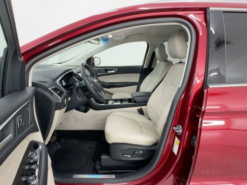Used 2019 Ford Edge Titanium image 5