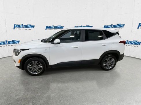 Used 2022 Kia Seltos LX image 6