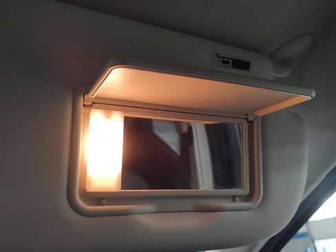 Used 2016 Ford Escape SE w/ Equipment Group 201A image 5