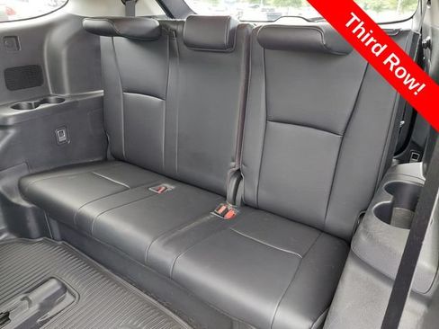 Used 2022 Toyota Highlander XLE AWD/4WD image 17