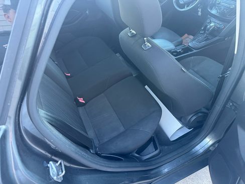Used 2015 Ford Focus SE w/ SE Winter Package image 11