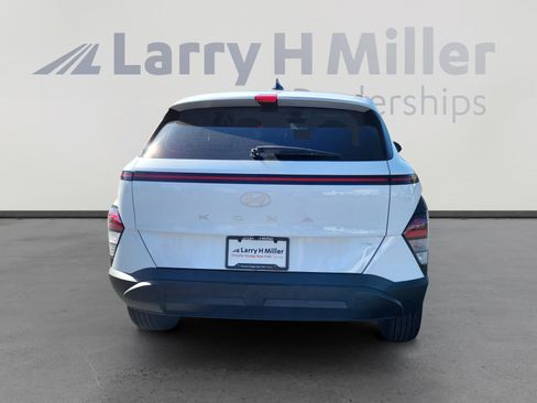 Used 2025 Hyundai Kona SE image 4