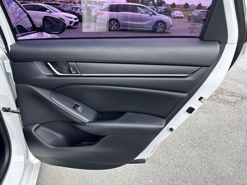 Used 2018 Honda Accord Sport image 36