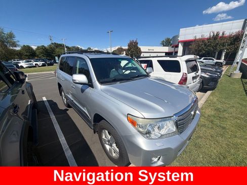 Used 2015 Toyota Land Cruiser AWD/4WD image 11