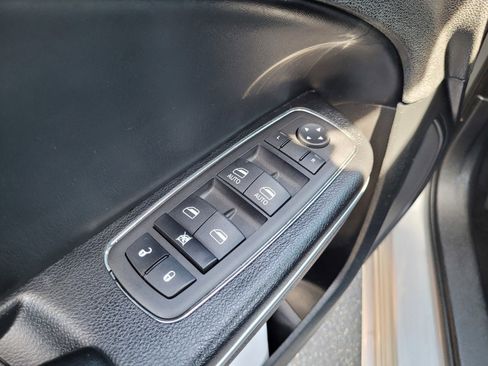 Used 2021 Dodge Charger SXT w/ Leather Interior Group RWD image 26