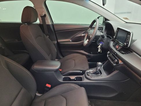 Used 2019 Hyundai Elantra GT FWD image 21