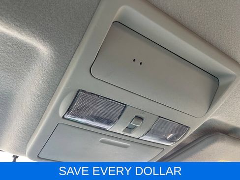 Used 2015 Nissan Frontier SV w/ SV Value Truck Package RWD image 19