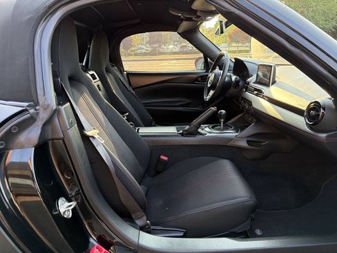 Used 2017 MAZDA MX-5 Miata Club w/ Brembo/BBS Package RWD image 19
