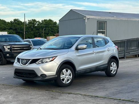 Used 2018 Nissan Rogue Sport S FWD image 1