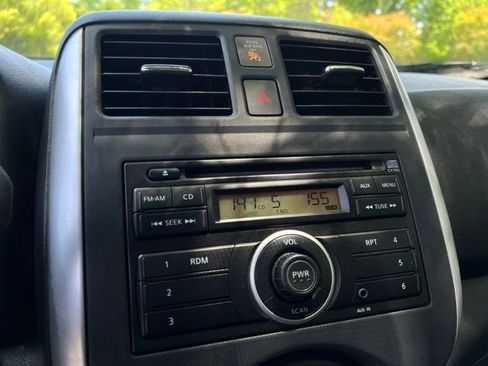 Used 2014 Nissan Versa SV FWD image 36