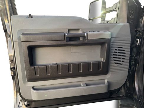 Used 2016 Ford F550 XL image 16