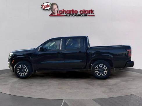 Used 2022 Nissan Frontier SV w/ SV Premium Package RWD image 2