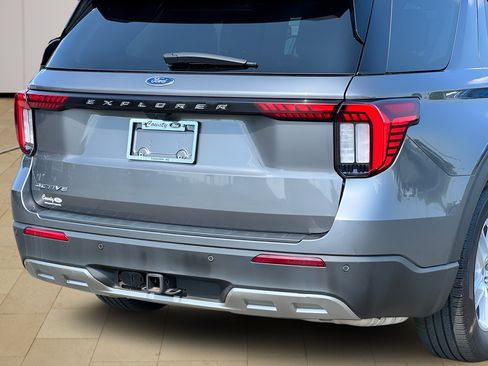 Used 2025 Ford Explorer Active w/ Active Comfort Package RWD image 38