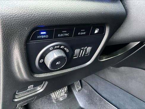 Used 2022 Jeep Grand Cherokee Summit w/ Luxury Tech Group V image 33