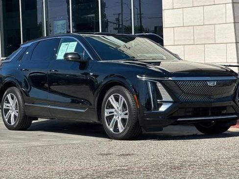 Certified 2024 Cadillac Lyriq Tech w/ Driver Assist Package RWD image 2