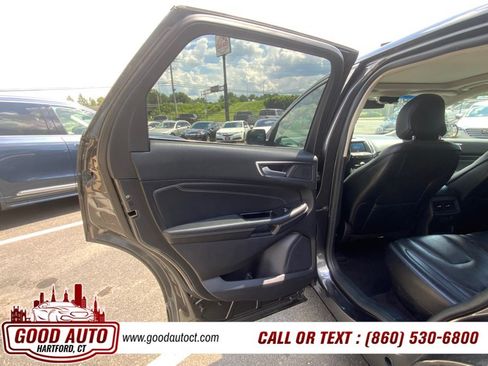 Used 2019 Ford Edge Titanium w/ Equipment Group 301A AWD/4WD image 11