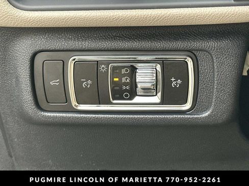 New 2026 Lincoln Corsair Reserve w/ Rear Removable Package Tray image 34