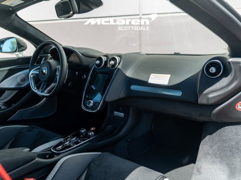 New 2026 McLaren GTS image 17