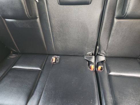 Used 2017 Toyota Highlander SE image 30