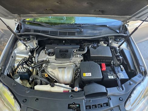 Used 2017 Toyota Camry SE image 25