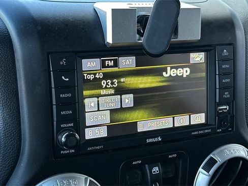 Used 2015 Jeep Wrangler Unlimited Sahara image 20