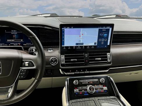 Used 2022 Lincoln Navigator Black Label AWD/4WD image 9