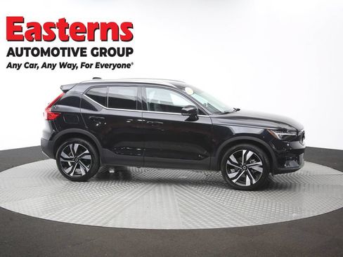 Used 2025 Volvo XC40 B5 Plus AWD/4WD image 47