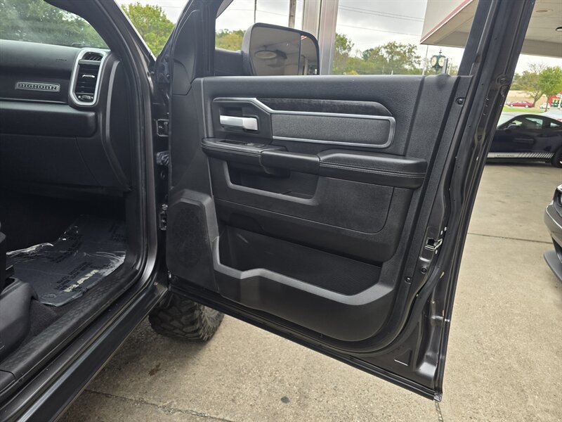 Used 2022 RAM 2500 Big Horn w/ Level C Equiment Group AWD/4WD image 13