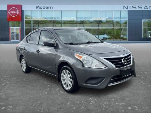 Used 2018 Nissan Versa S Plus FWD image 3
