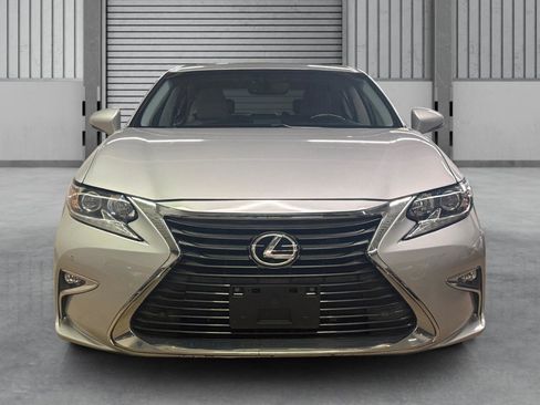 Used 2016 Lexus ES 350 w/ Premium Package w/Wood Trim FWD image 9