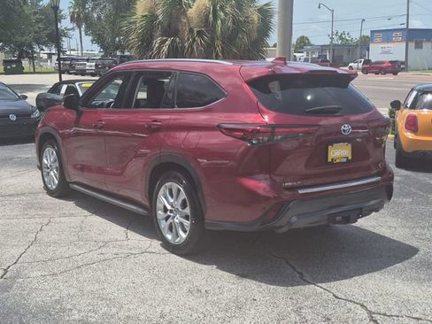 Used 2022 Toyota Highlander Limited FWD image 7