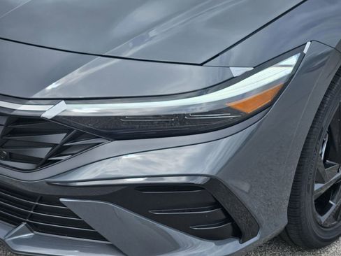 New 2026 Hyundai Elantra SEL Sport Premium FWD image 9