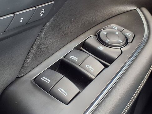 Used 2023 Buick Envision Essence w/ Sport Touring Package FWD image 12