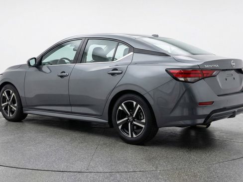 Used 2025 Nissan Sentra SV FWD image 6