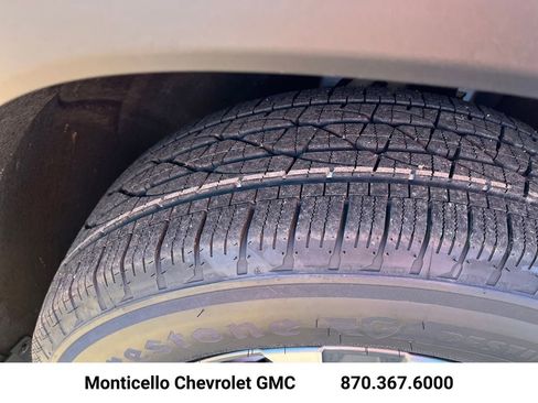 New 2026 Chevrolet Equinox LT w/ LPO, Floor Liner Package image 27